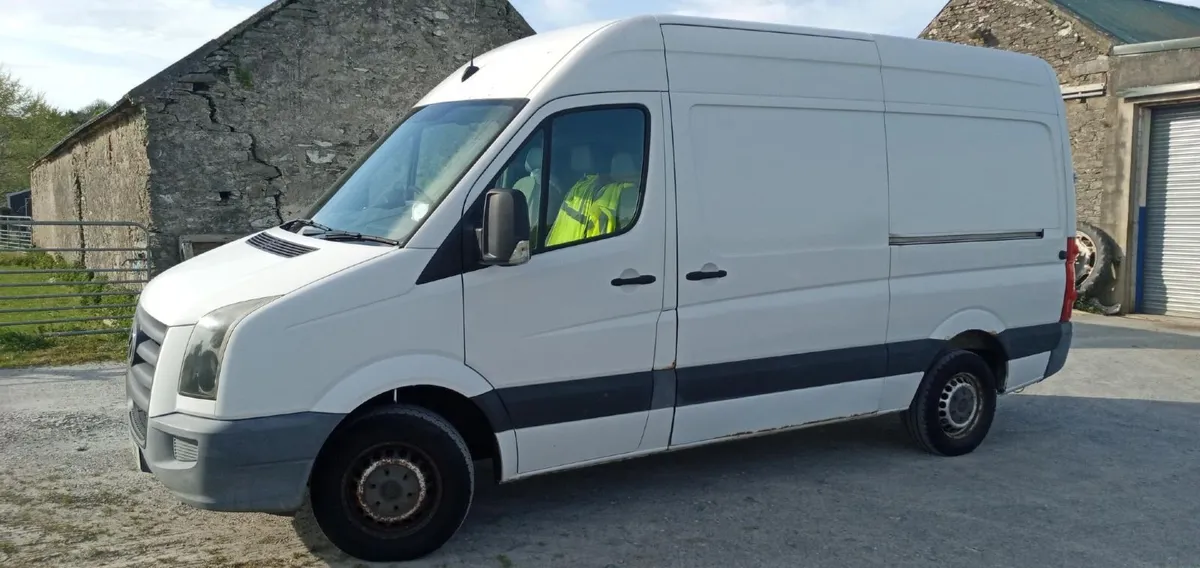 Volkswagen Crafter 2011 - Image 2