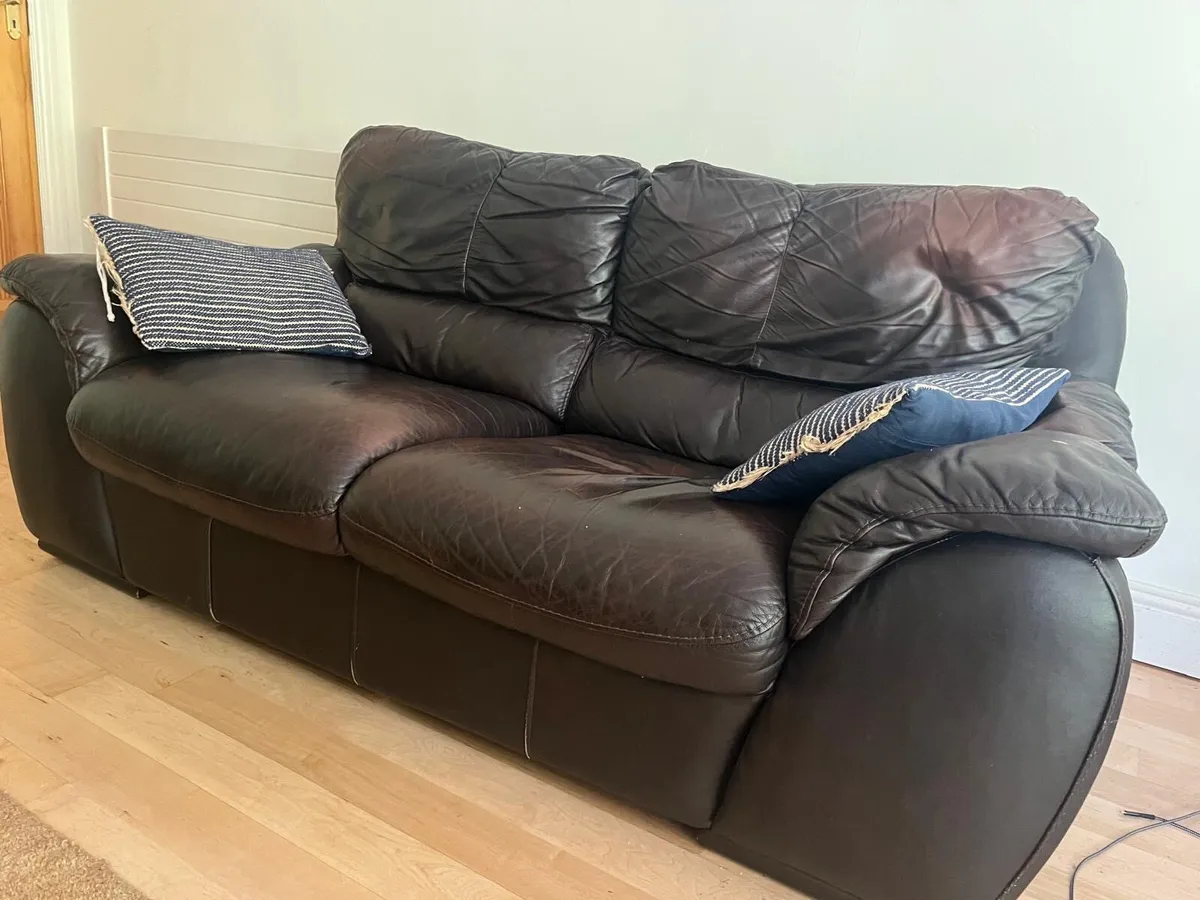 Two seater black leather sofa - Image 2