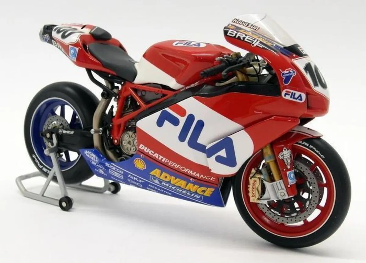 #999 F03 Neil Hodgson Model 1:12 - Image 2