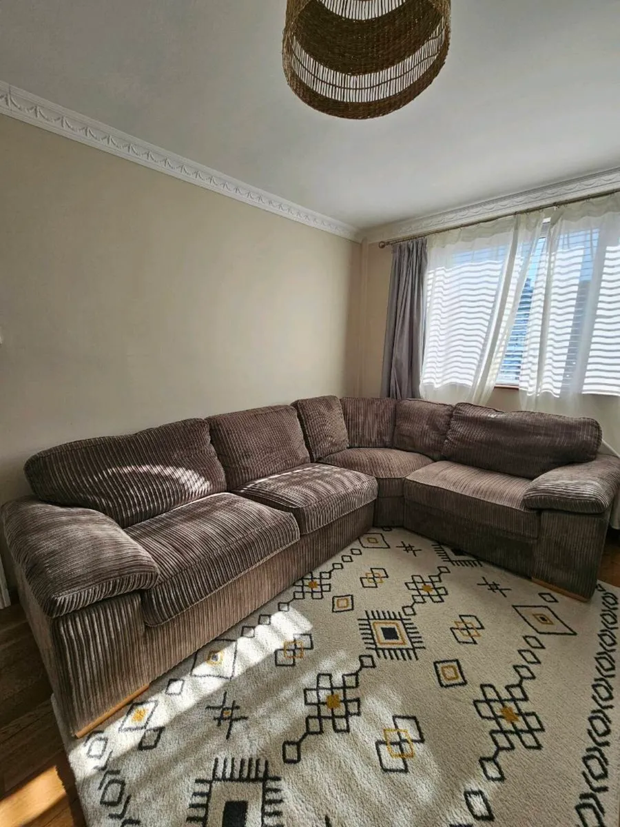 L shaped sofa - Image 1