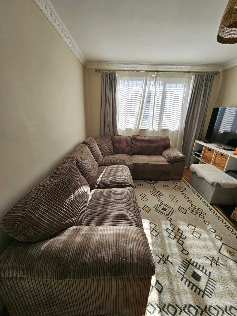 L shaped sofa - Image 2