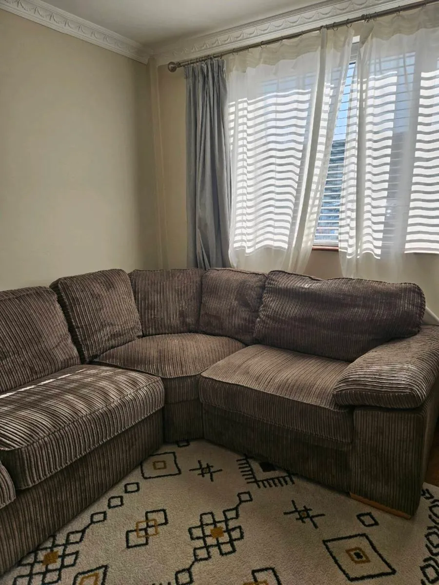 L shaped sofa - Image 4