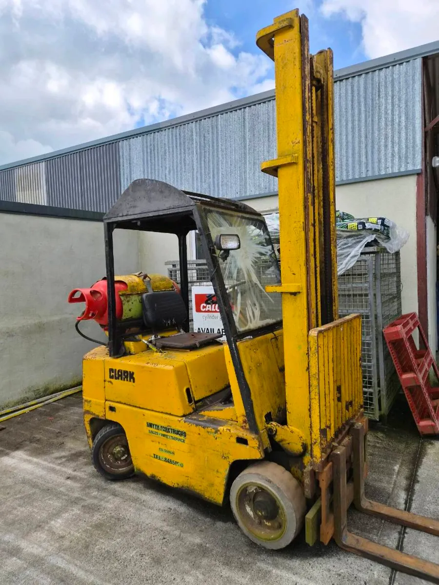 Forklift - Image 3