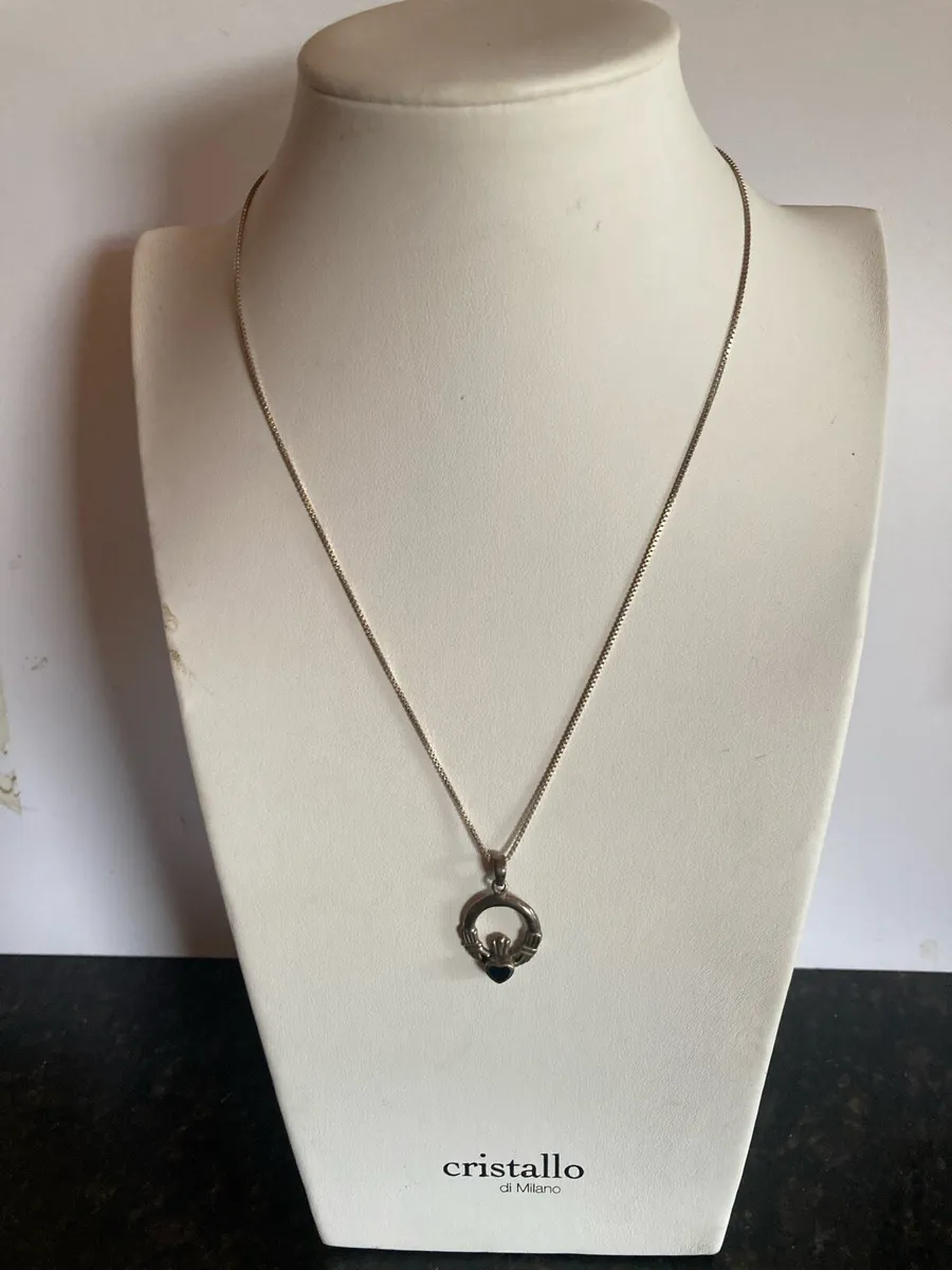 Sterling Silver Cladagh pendant and chain - Image 1