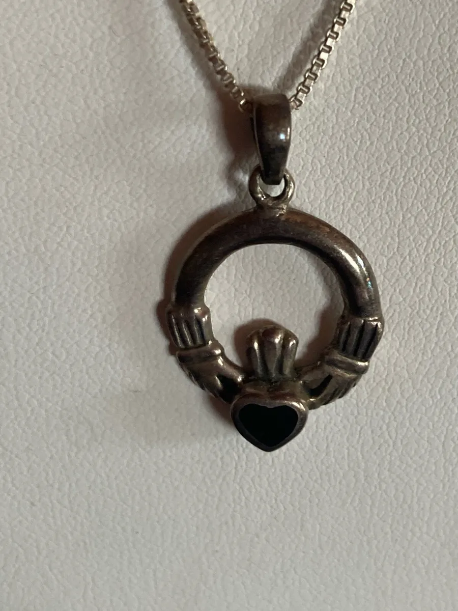Sterling Silver Cladagh pendant and chain - Image 2