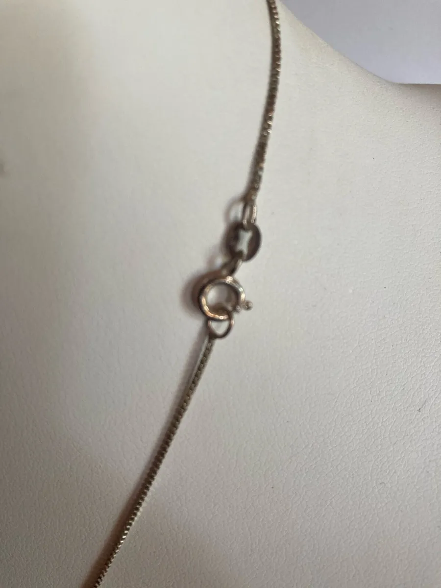 Sterling Silver Cladagh pendant and chain - Image 4