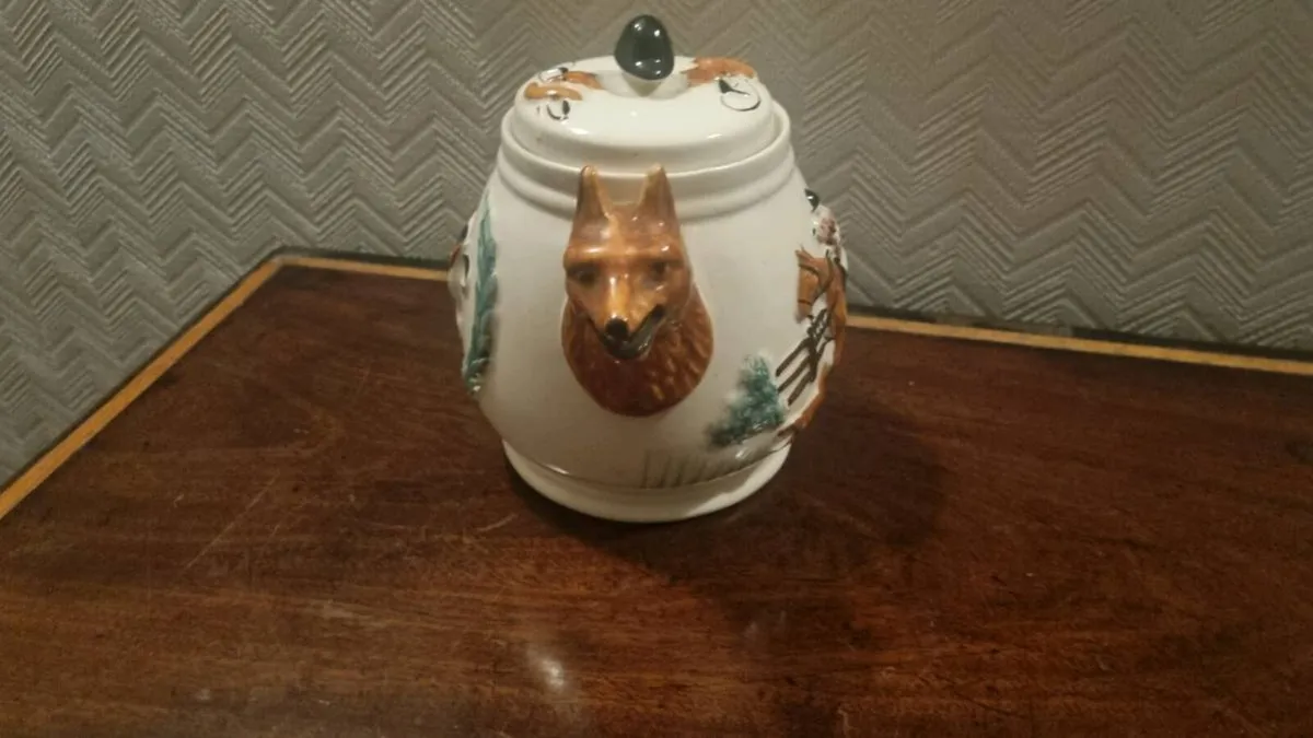 Vintage 1940s Fox and Hound Teapot - Image 4