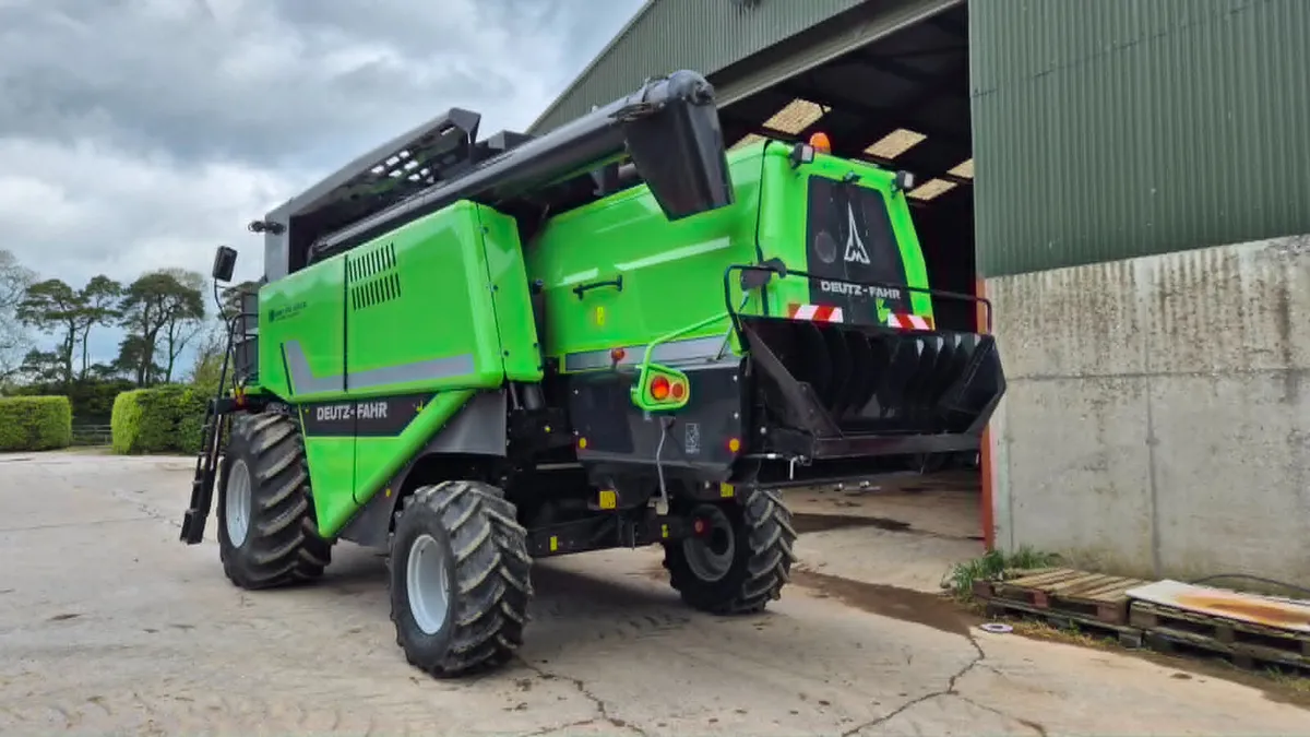 2014 Deutz 6090HTS Combine - Image 3