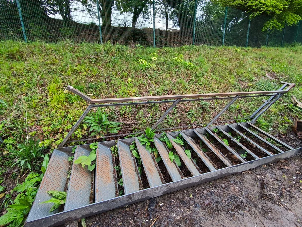 Metal Stairs - Image 2