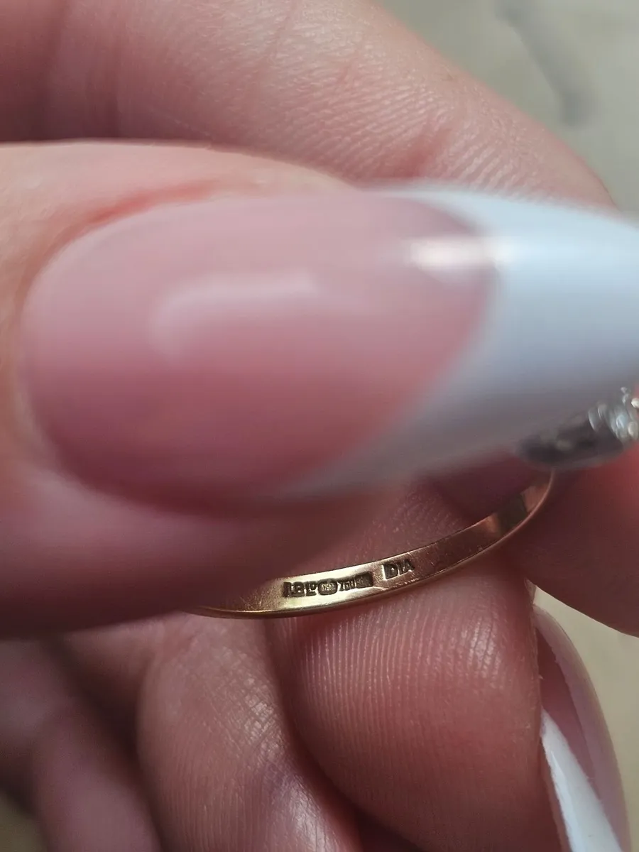 Diamond engagement ring - Image 2