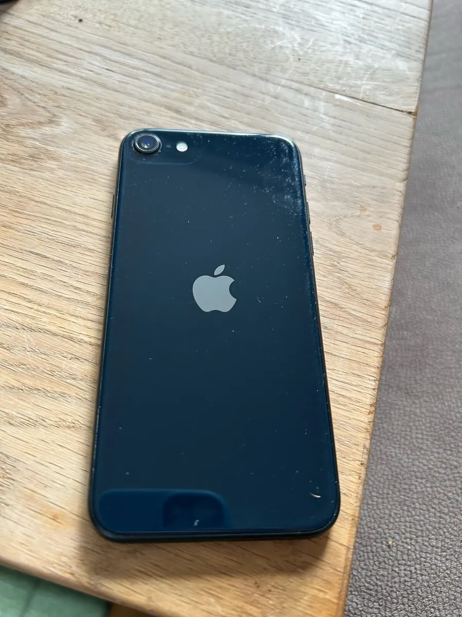 iPhone SE - Image 3
