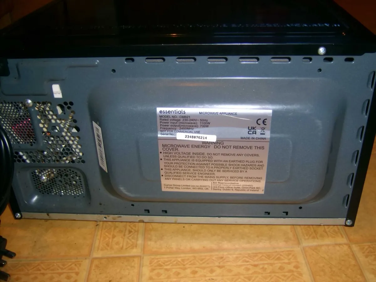 Essentials Microwave - Image 2