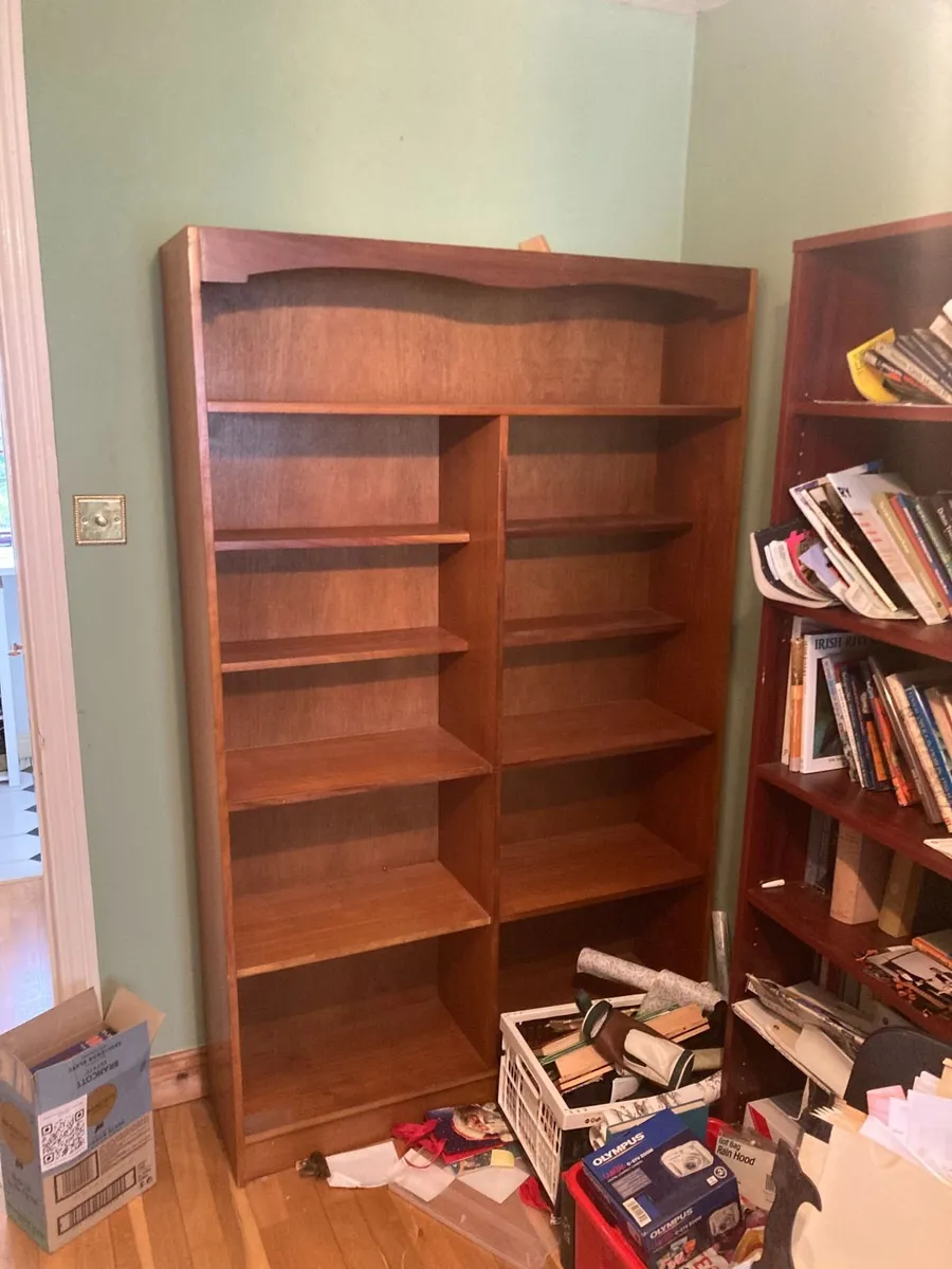 Bookcase / Bookshelf - Mid Century - Large. - Image 4