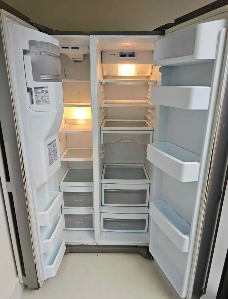 LG American Fridge Freezer - Image 2