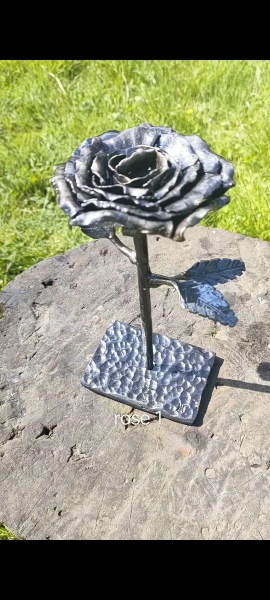 Hand forged Rosé - Image 3
