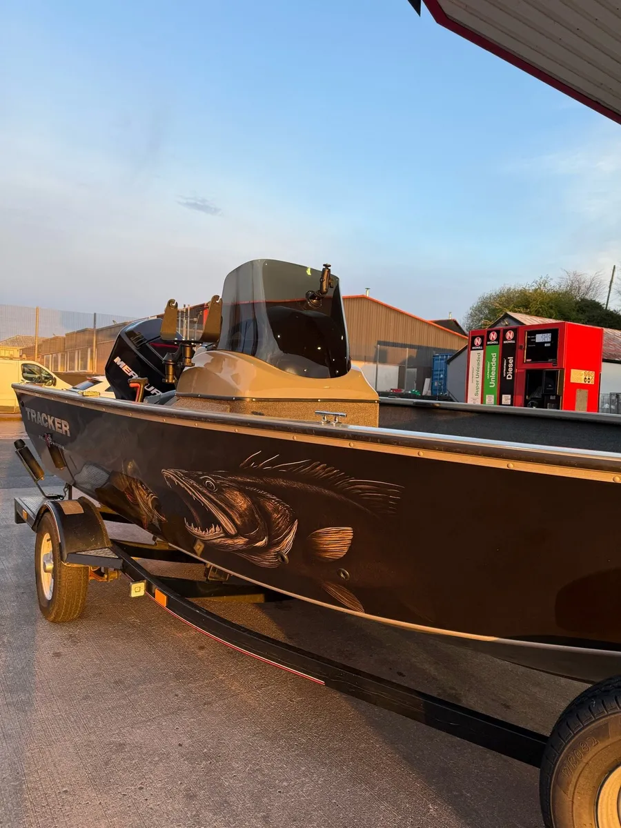 Fishing Boat Tracker V16 Pro Guide - Image 2