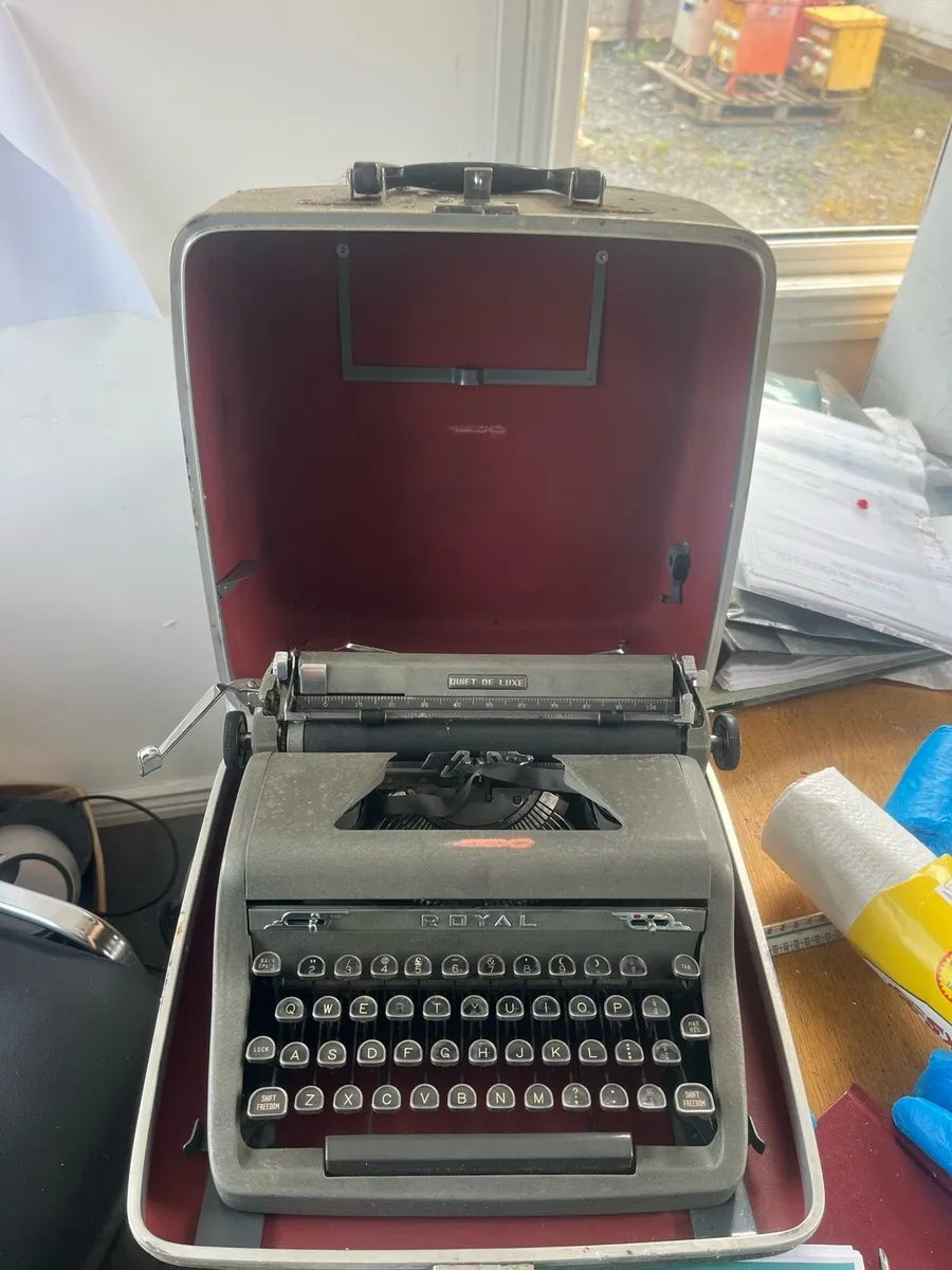 Typewriter - Image 1