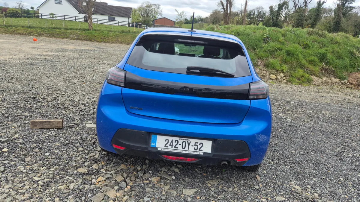 2024 Peugeot 208 Damaged - - Image 2