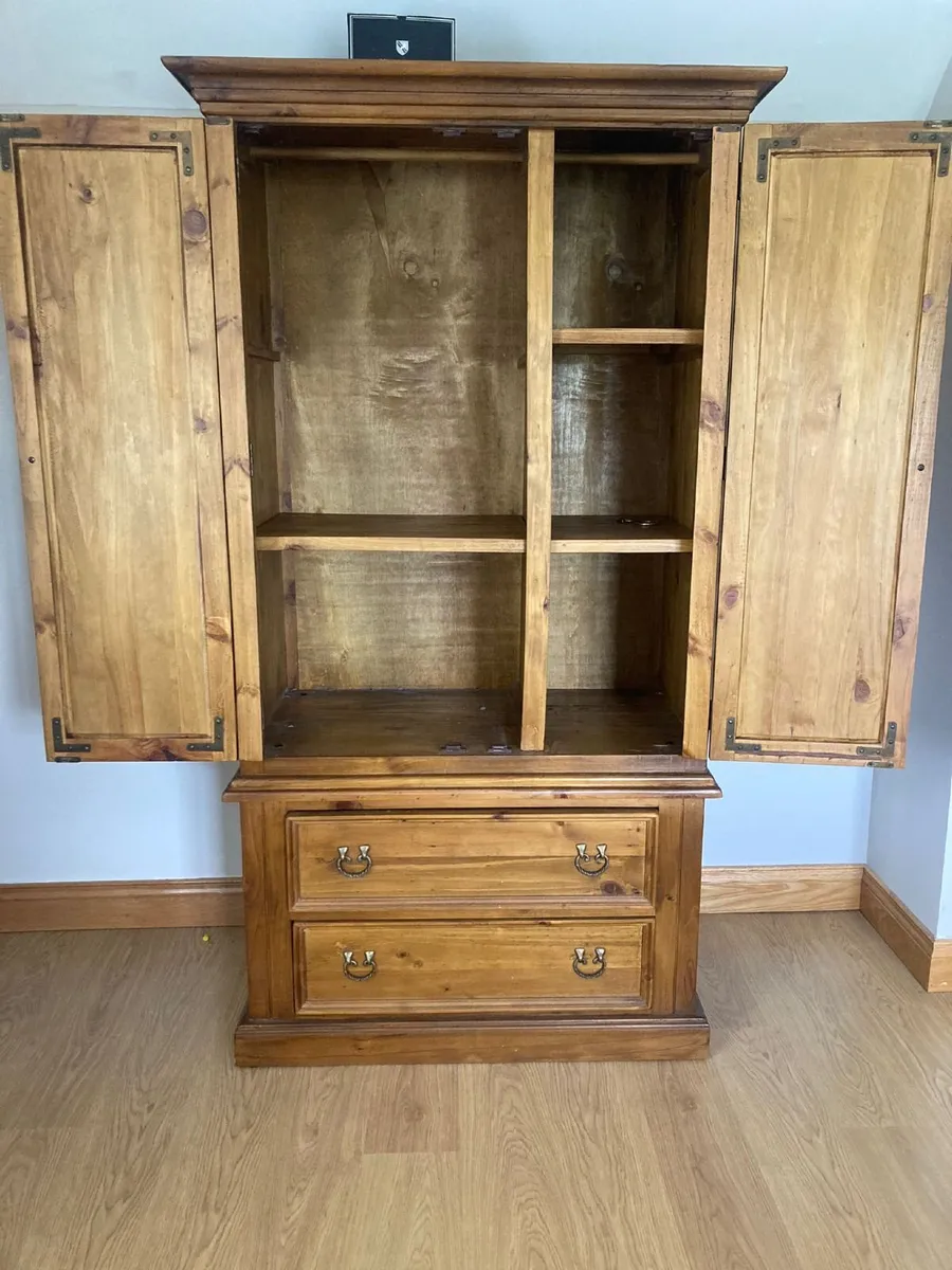 Bedroom furniture - Image 4