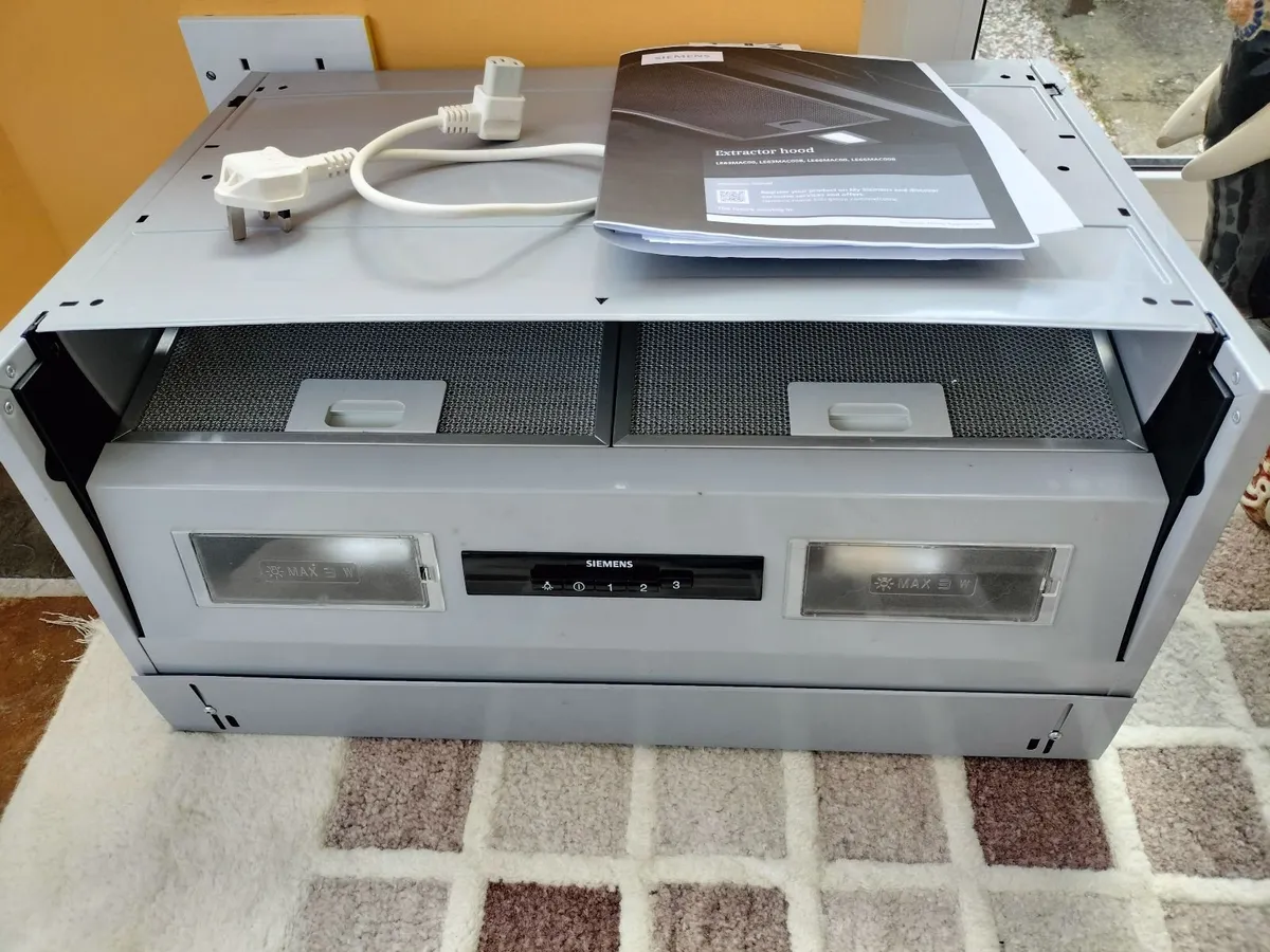 Kitchen cooker hood