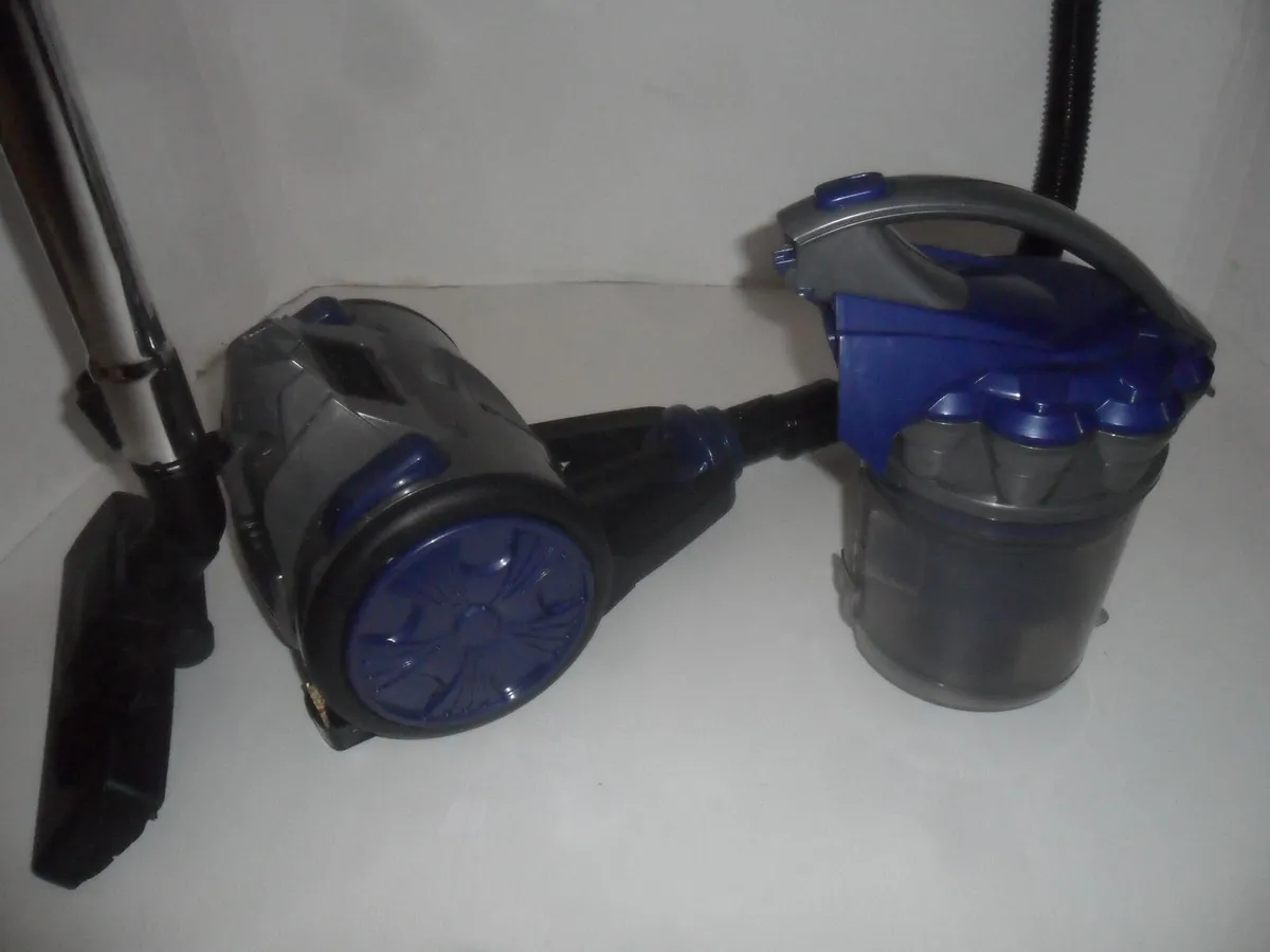 Tower vacuum cleaner - Image 2