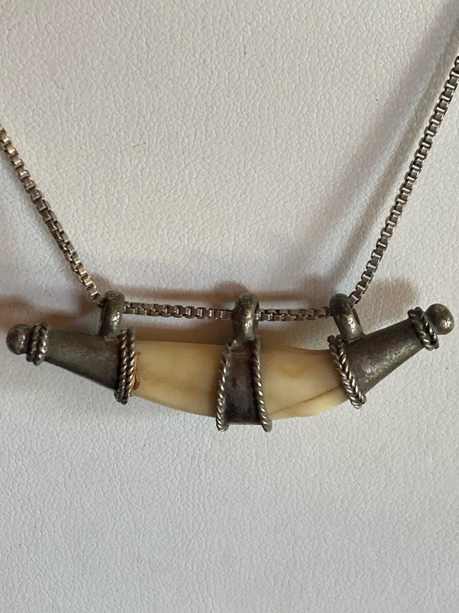 Sterling Silver box chain and pendant - Image 2