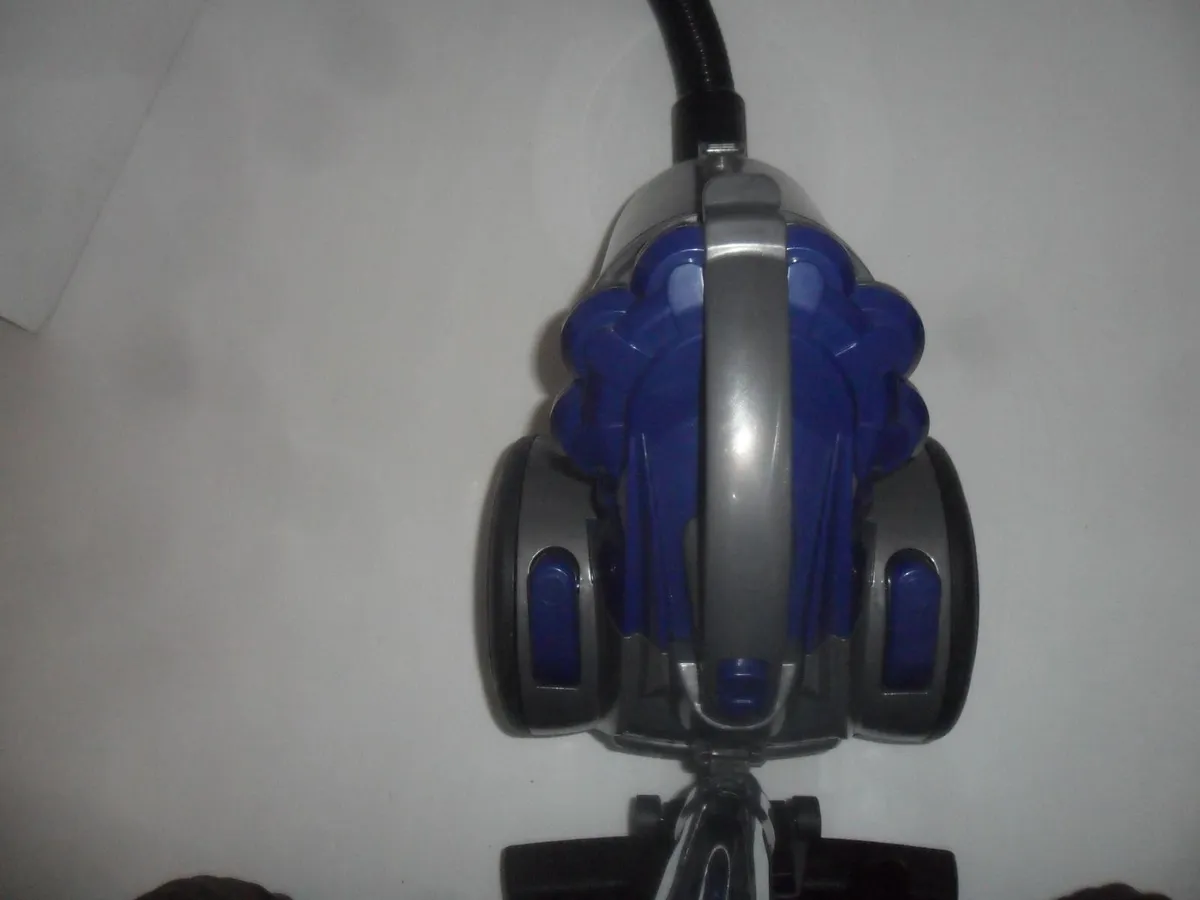 Tower vacuum cleaner - Image 4