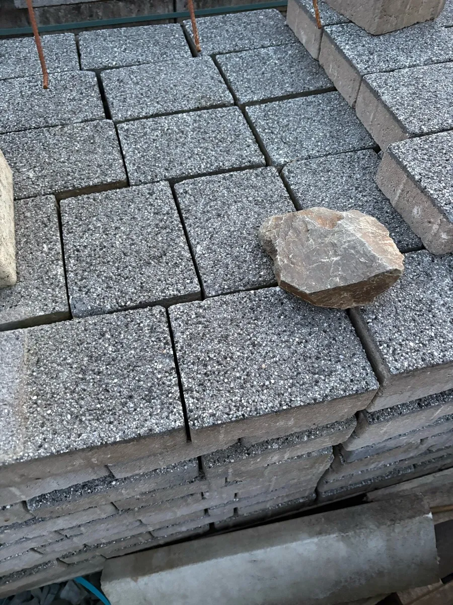 Granite cobblestone - Image 1