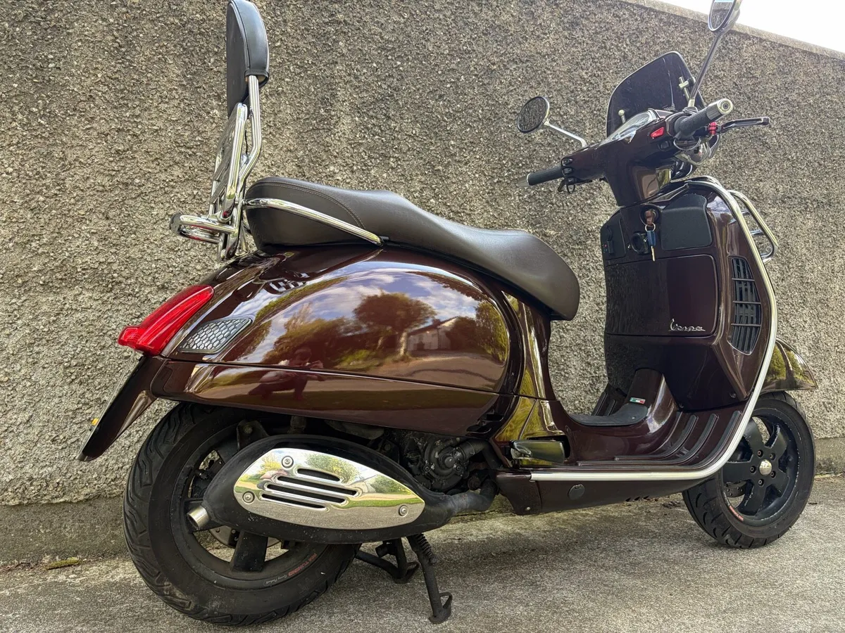 VESPA GTS300 TOURING - Image 3