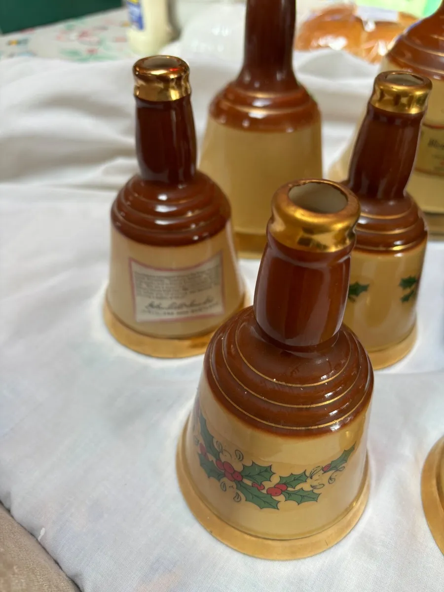 Wade scotch whiskey jars - Image 1
