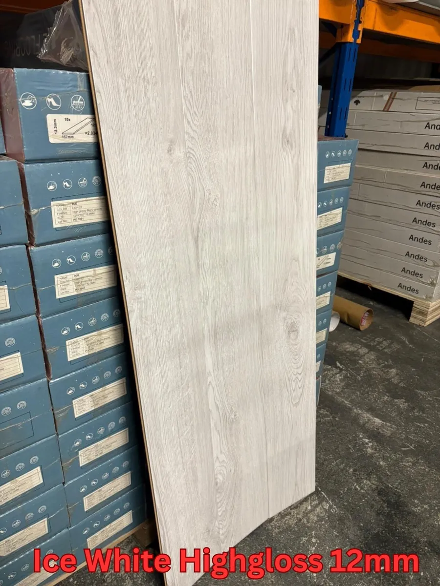 Free Delivery 8mm & 12mm Laminated Flooring - Image 4