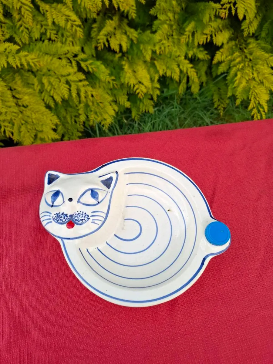 Vintage cat baby plate postage possible - Image 1