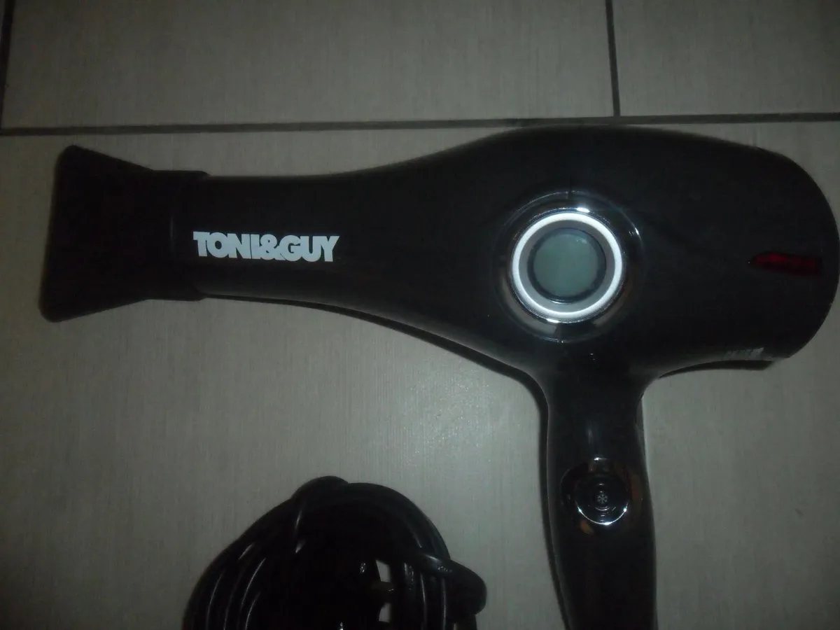 Toni & Guy hair dryer - Image 2