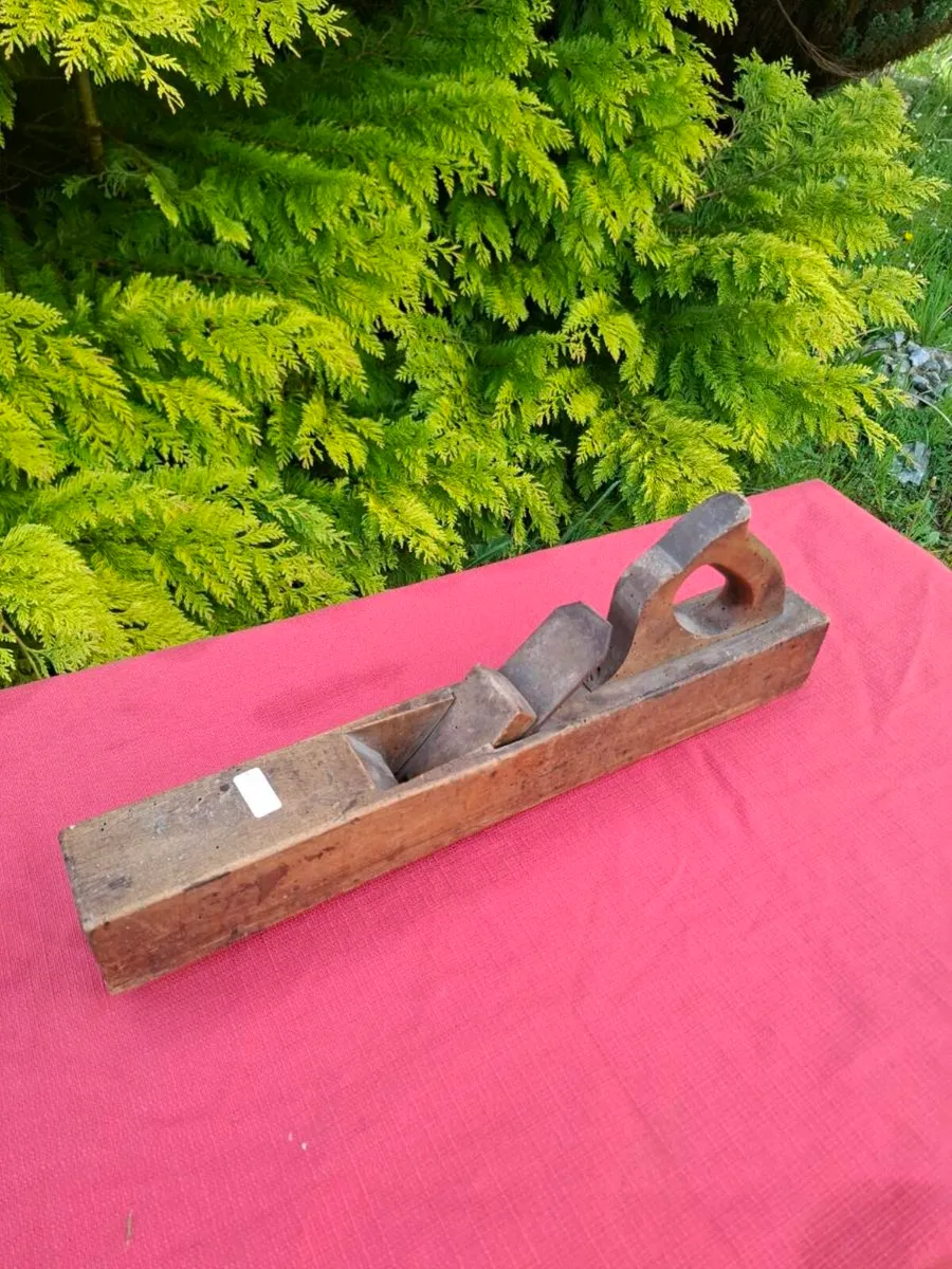 Old vintage wood planer possible to post - Image 1