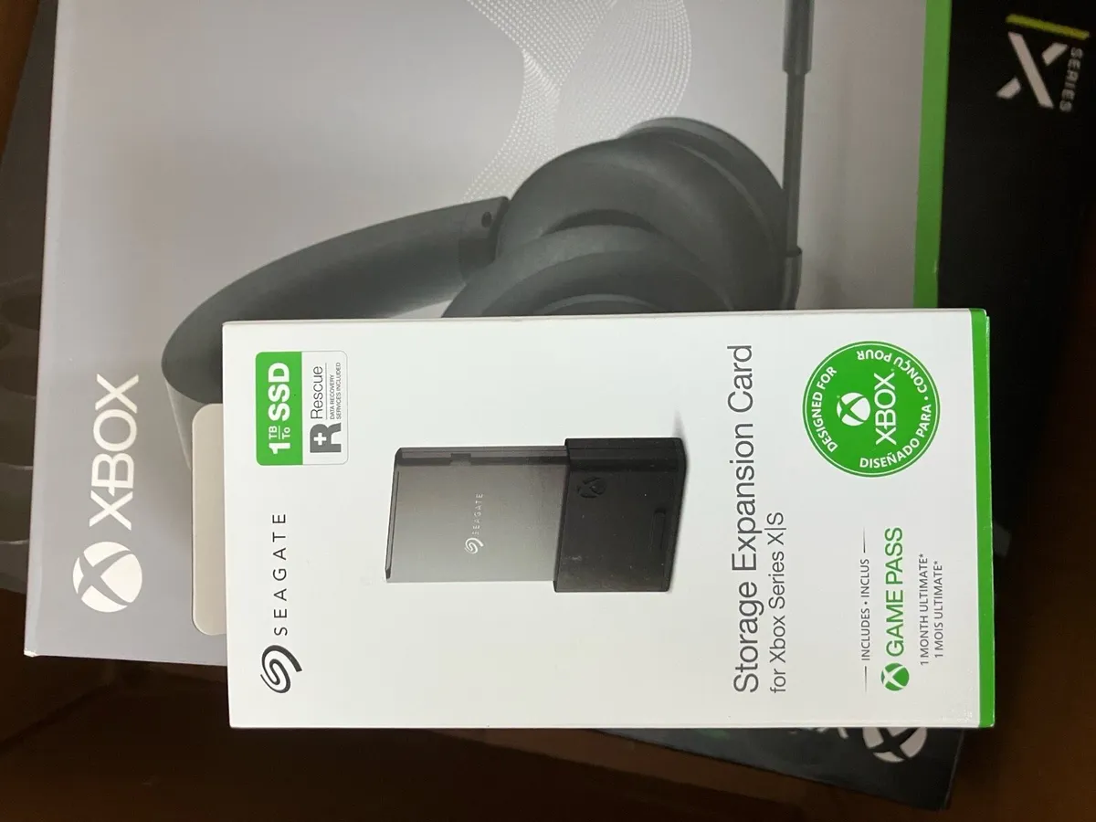 Xbox series x plus accessories - Image 4