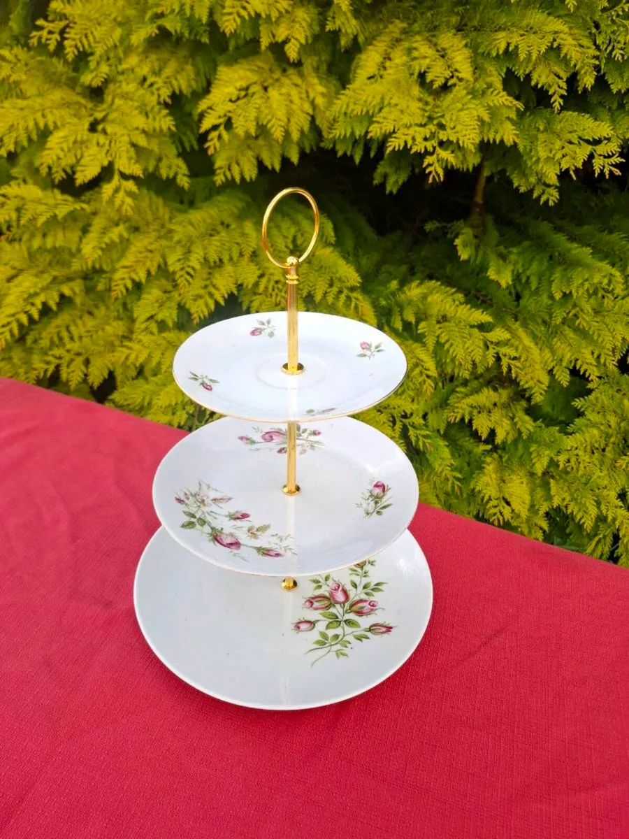 China rose cake stand postage possible - Image 2