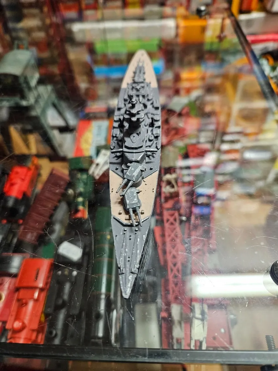 Vintage Triang Minic German WW2 Battleship Bismarc - Image 2