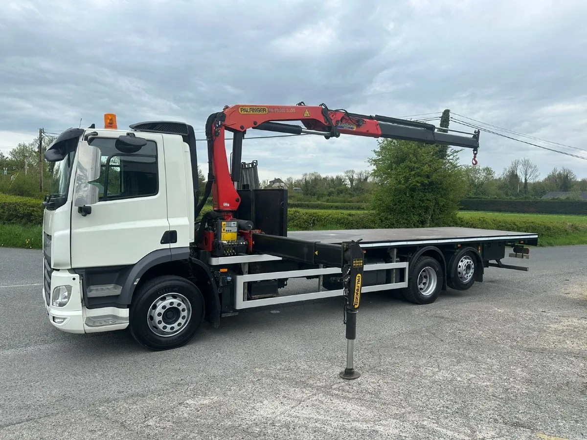 2017 - DAF CF 370 c/w Palfinger Crane - Image 2