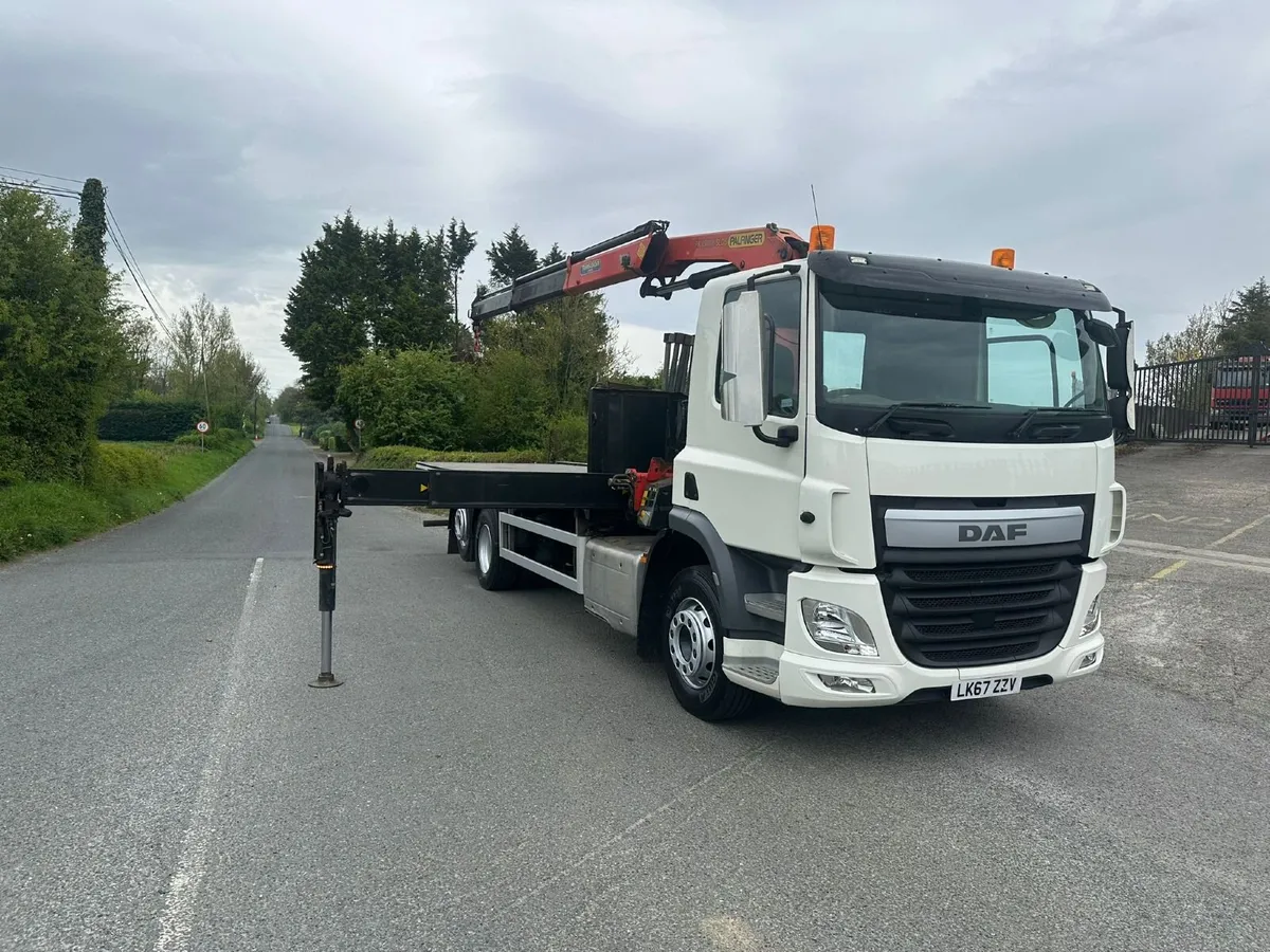2017 - DAF CF 370 c/w Palfinger Crane - Image 1