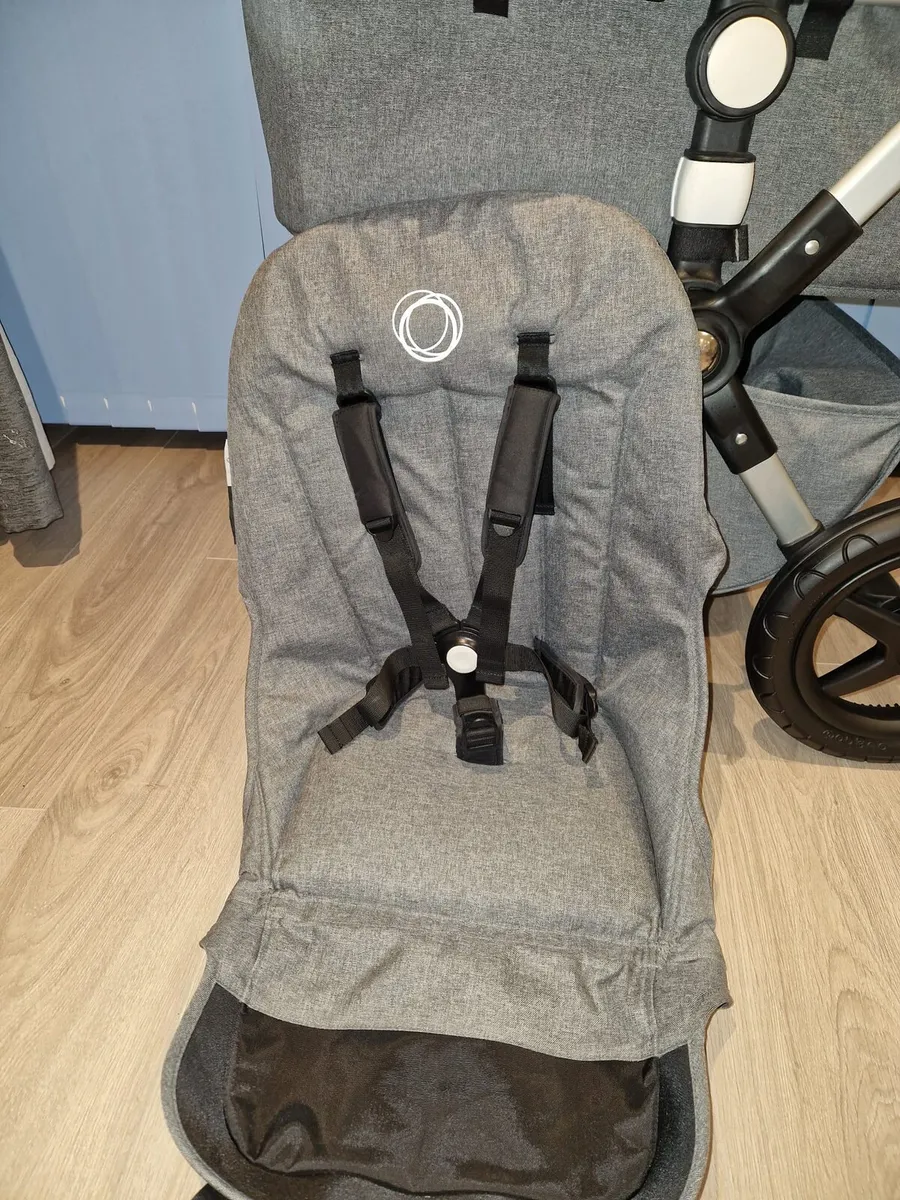 Like New Bugaboo Cameleon 3 with car seat - Image 4
