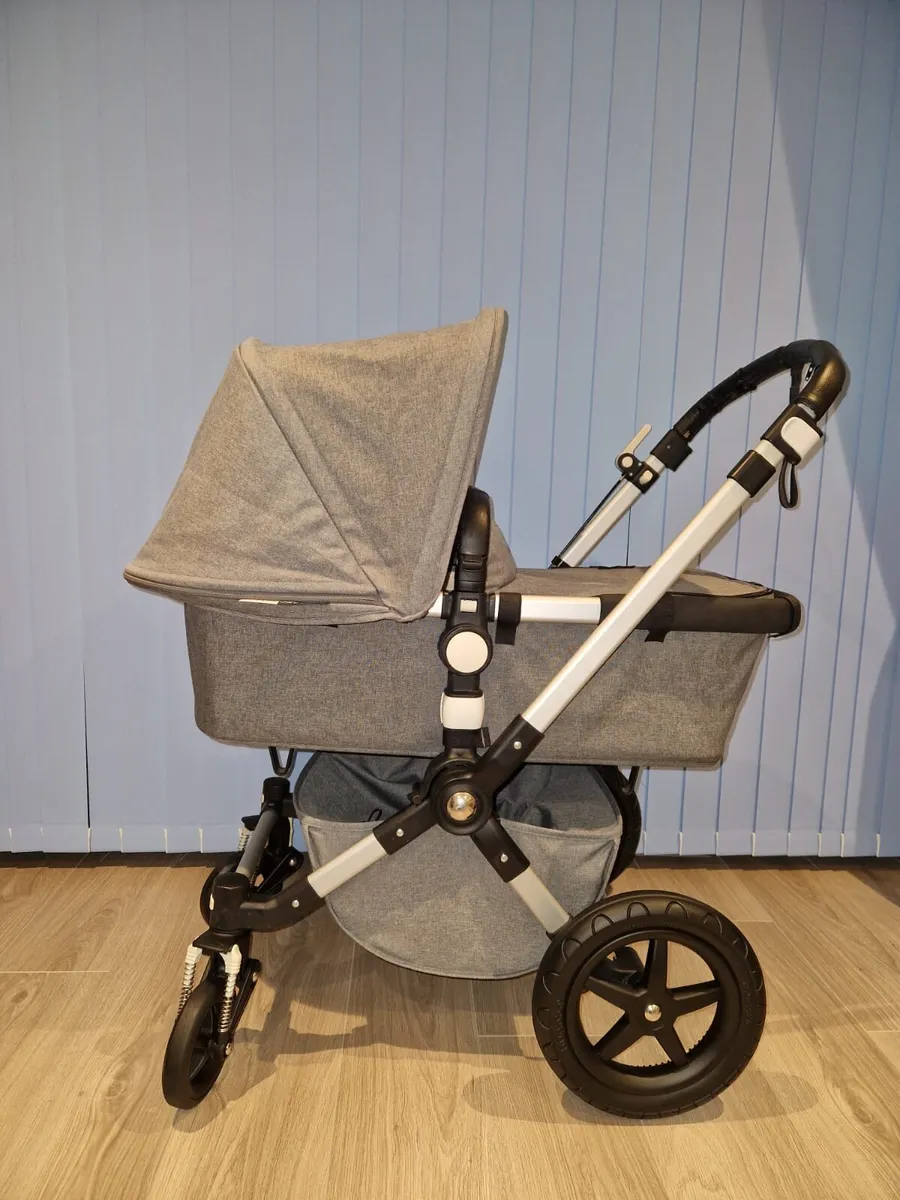 Like New Bugaboo Cameleon 3 with car seat - Image 2