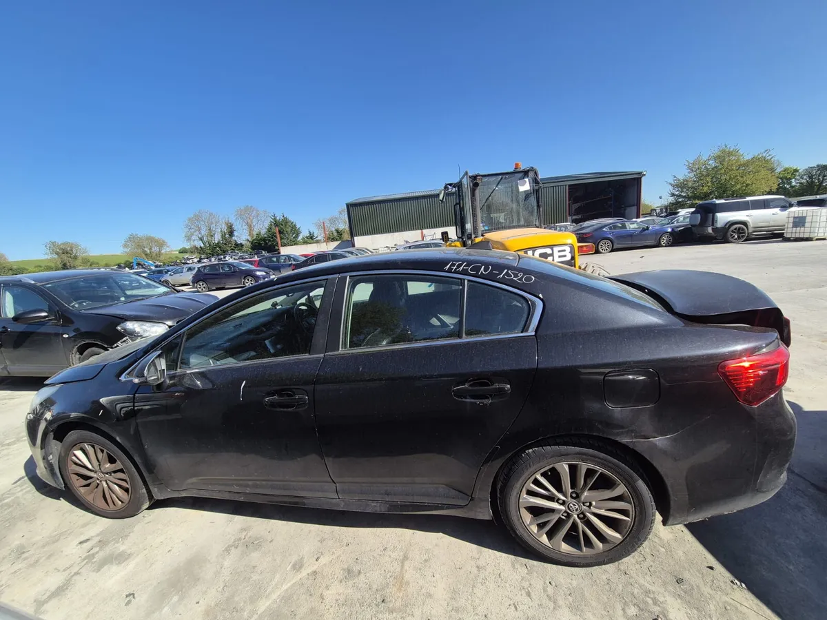 2017 Toyota Avensis 2.0d *For Parts* - Image 4