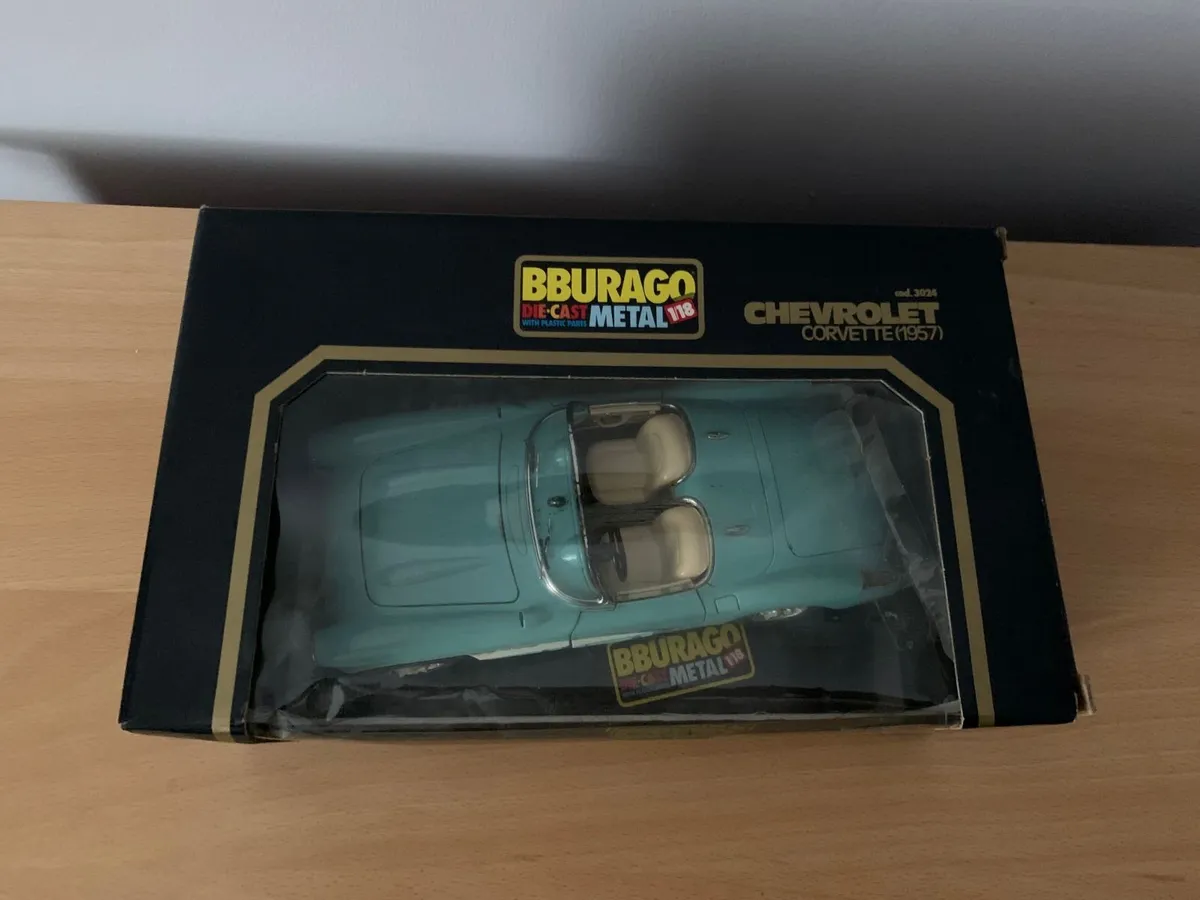 1957 Chevrolet Corvette 1/18 Burago Model Car - Image 3