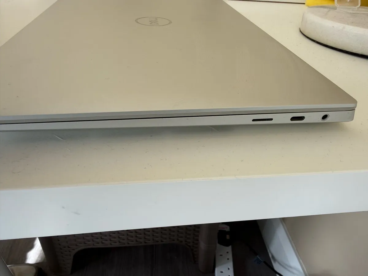 Lenovo XPS 14 9440 - Image 2