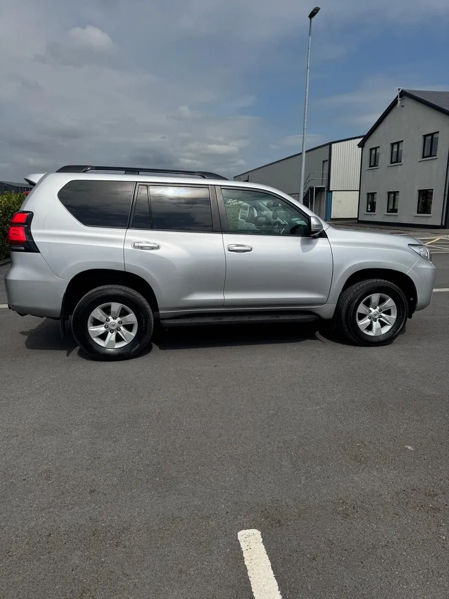 Toyota Land Cruiser 2023 - Image 2