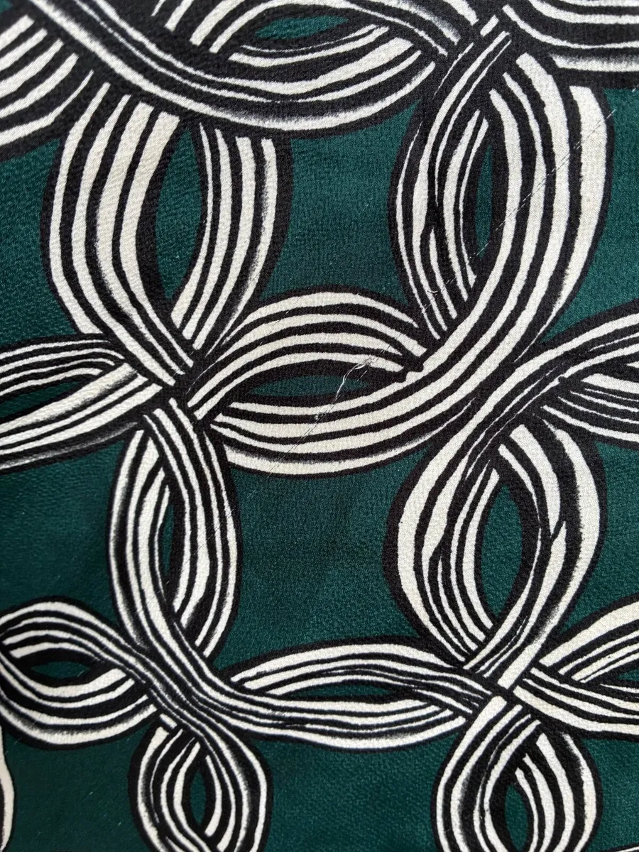 Ladies patterned long-sleeve blouse: Size 10 - Image 3