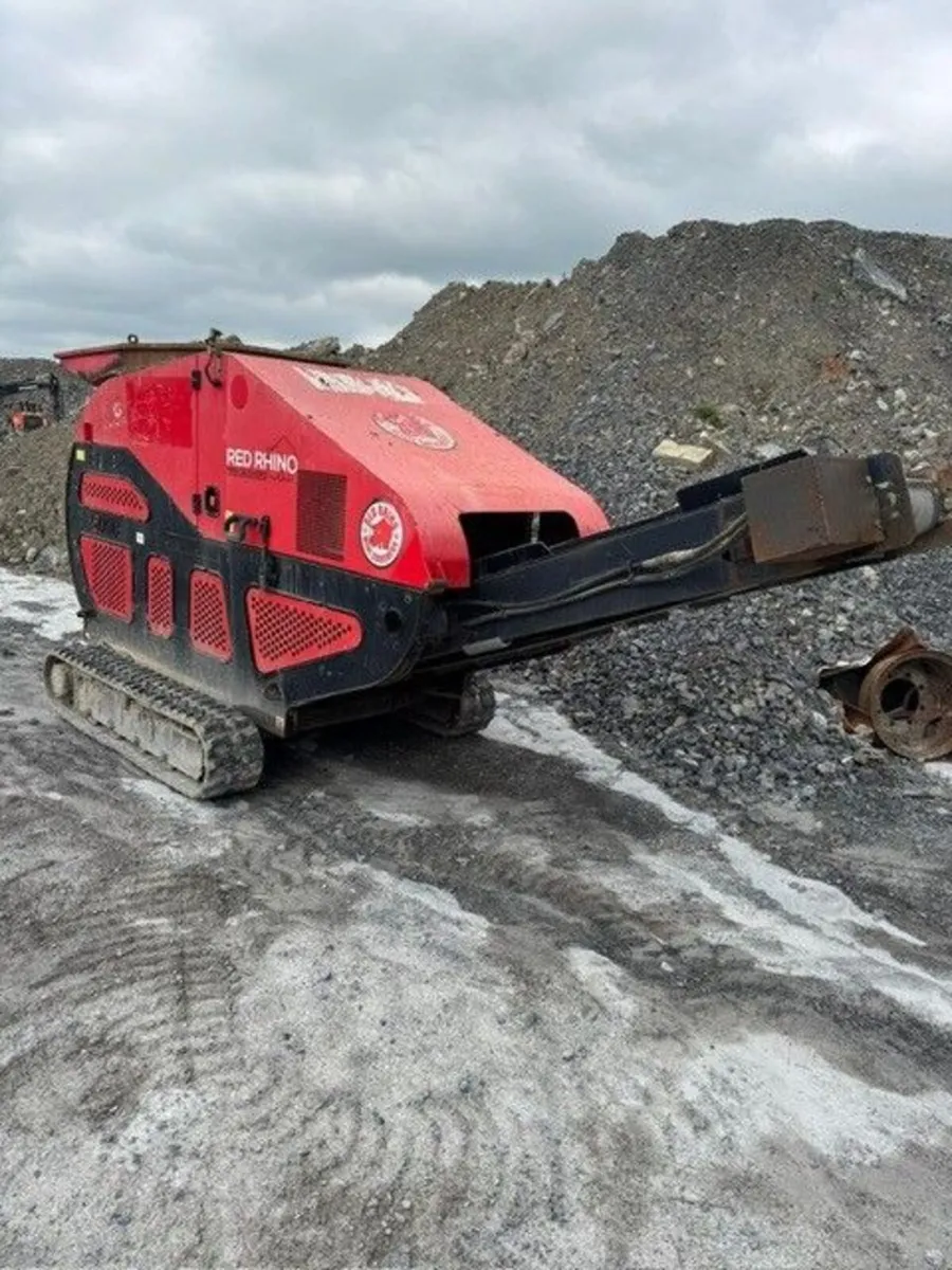 Crusher Red Rhino 5000, Tracked Crusher, 2017, 221 - Image 1