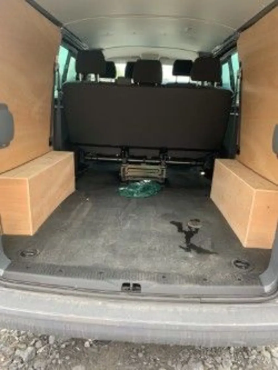 Volkswagen Transporter 2024 - Image 3