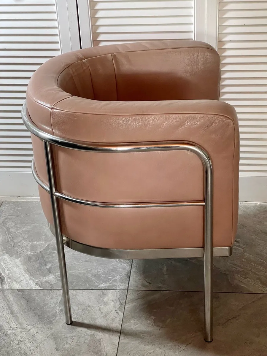 Mid century matching pair of armchairs - Image 4