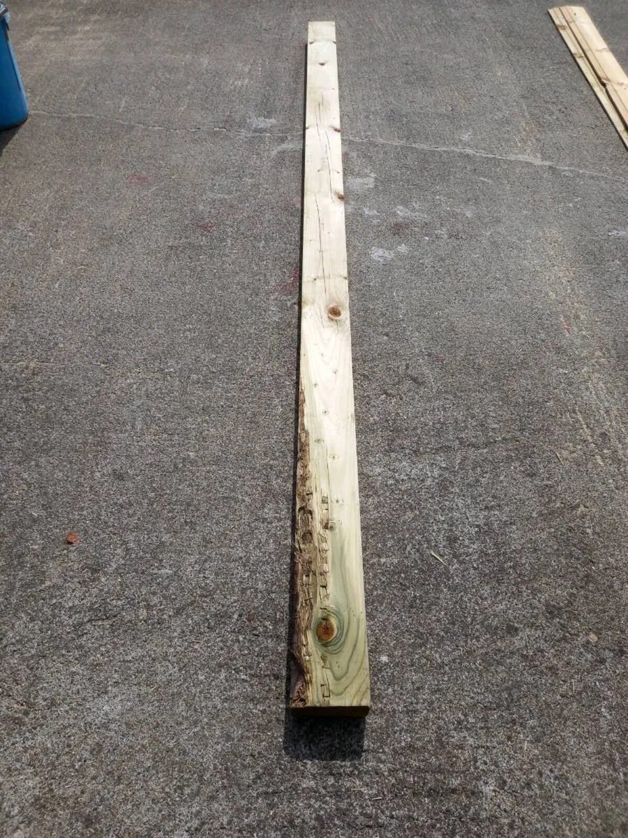 Bundle of treated timber - Image 3